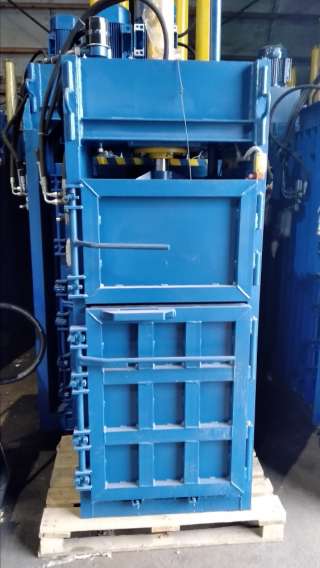 Подаю компактный пресс с усилием 14 тонн