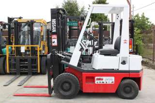 Вилочный погрузчик Nissan EH01A14