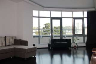 Трехкомнатную квартиру в Сочи