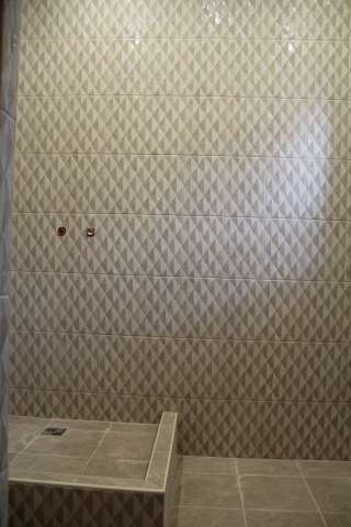 Двухуровневую трехкомнатную квартиру