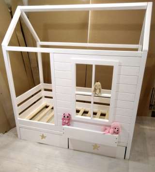 Детская кровать домик из 100 % массива любых размеров