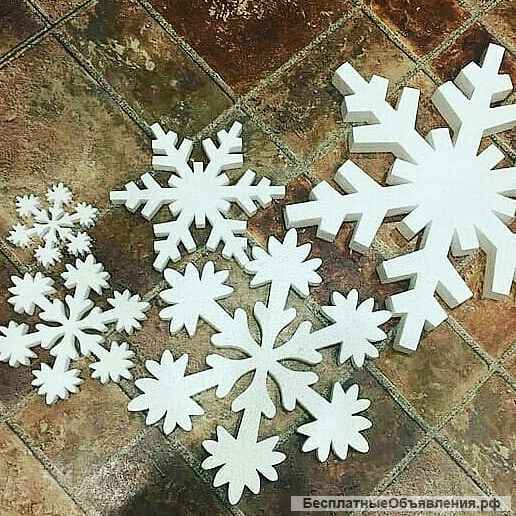 Новогоднее оформление и украшения из пенопласта