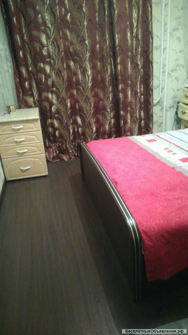 Трёхкомнатная квартира в Тюмени и гараж район Ж/Д вокзала