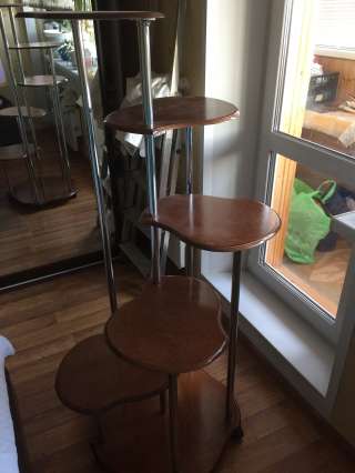 Подставку для цветов