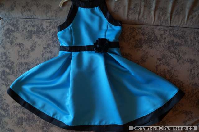 Платье праздничное на девочку 8-10 лет