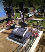 "Гравёрная мастерская": изготовление и установка памятников и надгробий в Валдае, и других изделий и