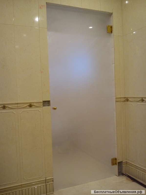 Душевая дверь из стекла, распашная