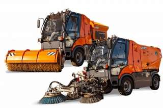 Коммунальная уборочная машина КМ-2000 (летний и зимний варианты)