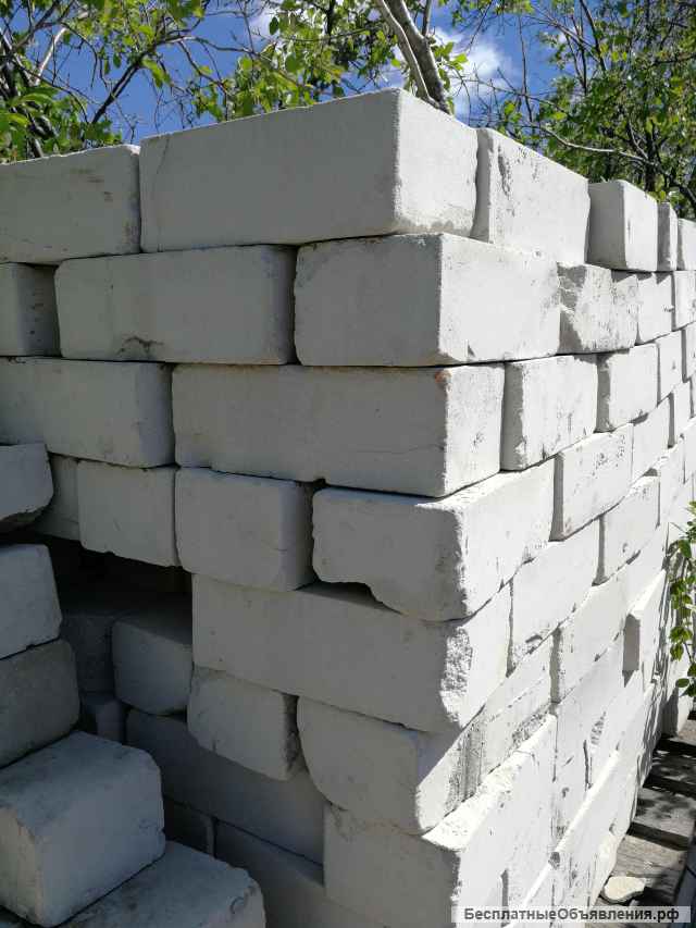 Кирпич керамический цокольный полнотелый и пустотный щелевой