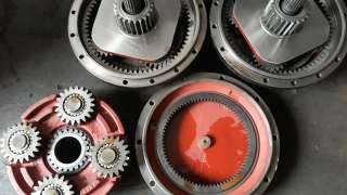 Разборка Хитачи Hitachi Komatsu JCB запасные части б/у экскаваторов