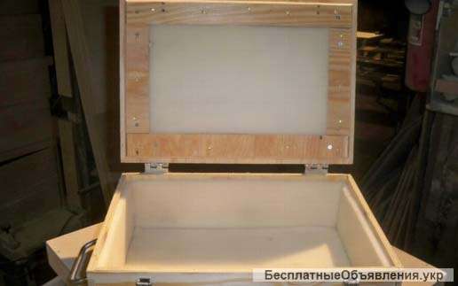 Фанерный ящик для транспортировки произведений живописи, графики, скульптур. Украина.