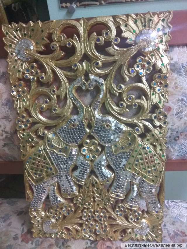 Картина, выложеная стразами. Два слона