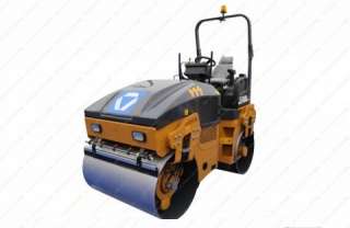 Каток XCMG XMR153