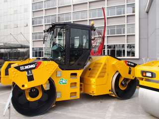 Тандемный каток XCMG XD123, с кабиной