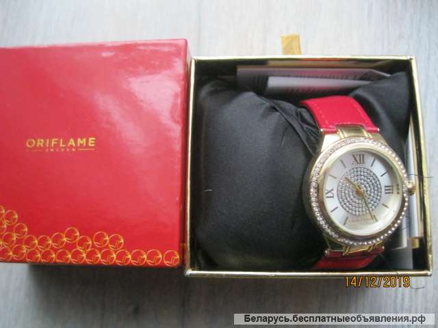 Часы орифлейм. новые