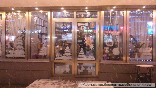 Роспись окон, дверей, красками на праздники, да и просто по вашему желанию