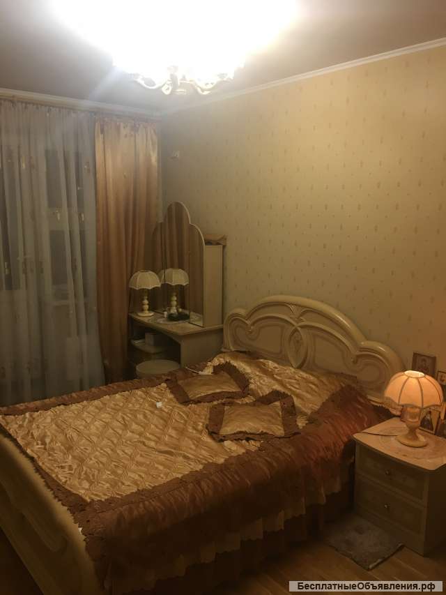 Даром спальный гарнитур