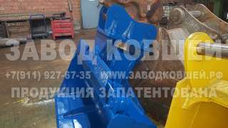 Ковш с гидроцилиндрами