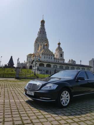 Аренда авто с водителем в Минске. Mercedes W221 S500 Long