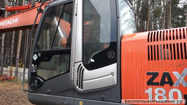 Габаритный экскаватор Hitachi ZX180LCN-3, в Москве. Наработка 8 тысяч моточасов.