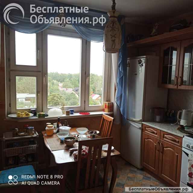 Сдам женщине 1 ком.в 3-х комнатной квартире