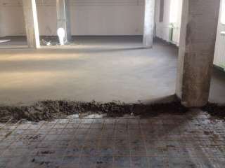 Стяжка пола по маякам