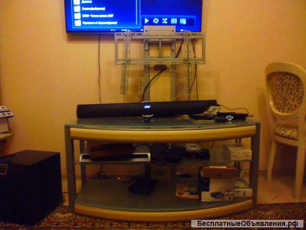 Недорого продам тумбу с креплением под плазменную панель