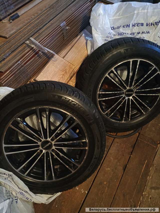 Литые диски (Сверловка R15 4x114.3 ET-40 DIA-66.1) с зимней, шипованной резиной (R15 (185/65)