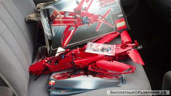 Конструктор Lego Technic 9394 Реактивный самолет