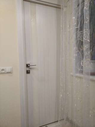 Монтаж межкомнатных дверей