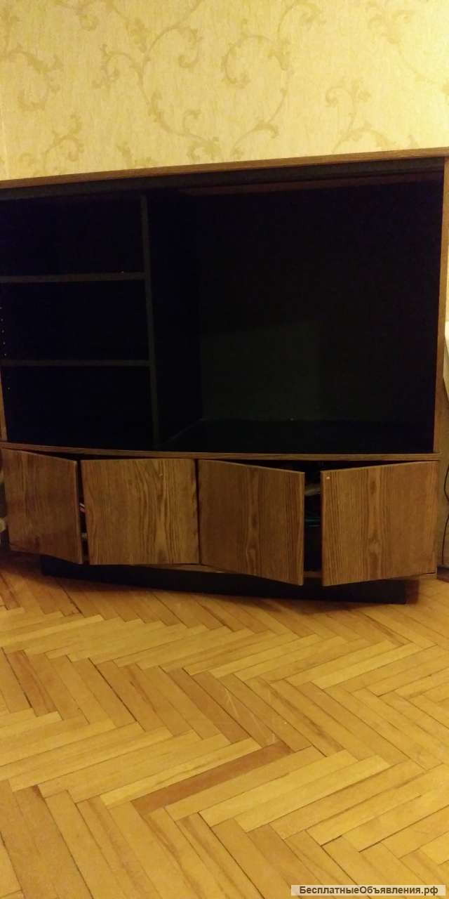 Шкаф под тв с дверцами внизу б/у в хорошем состоянии