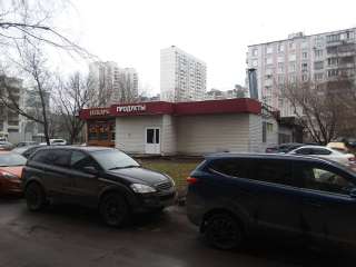 Отличное торговое помещение на первом этаже отдельно-стоящего здания