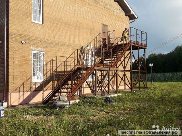 Изготовление и монтаж вертикальных, маршевых лестниц из металла. Проводим испытание пожарных лестниц