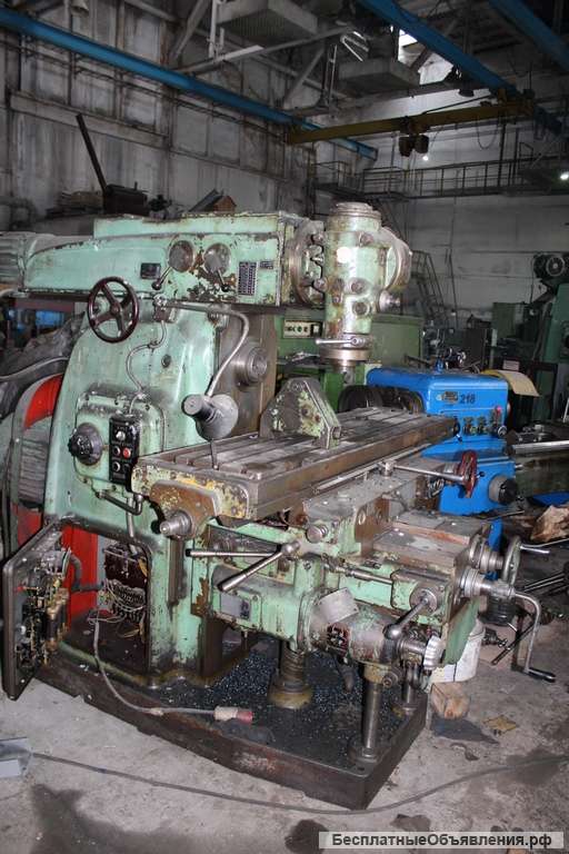 Широко универсально фрезер. 6М83Ш