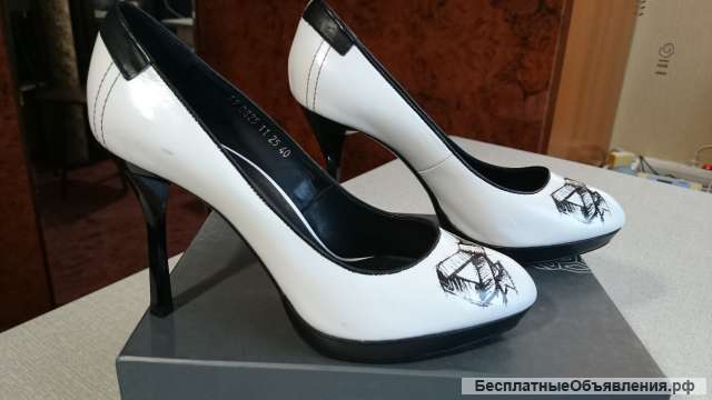 Туфли модельные новые Corso Como р.40