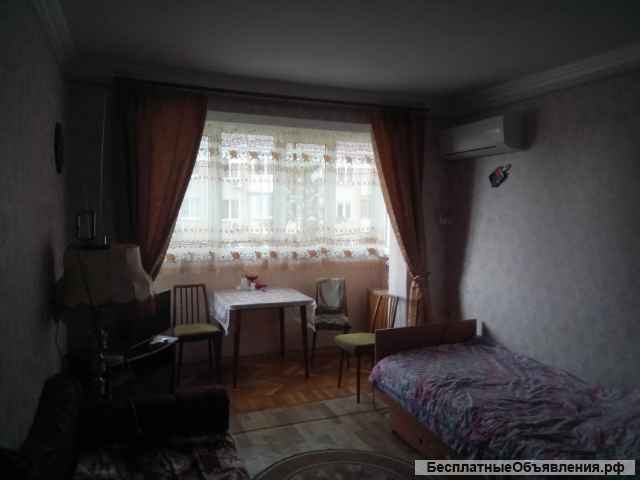 Двухкомнатная квартира в центре Гагры 100м от моря