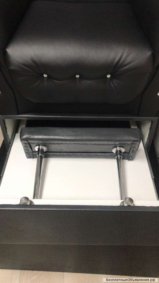 Новое трон кресло с подиумом