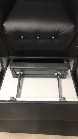 Новое трон кресло с подиумом