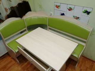 Кухонный уголок Елена молочный дуб/салатовый