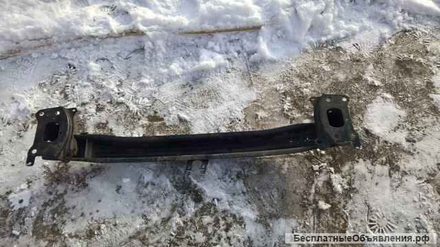 Усилитель переднего бампера для Фольксваген Джетта. Volkswagen Jetta.