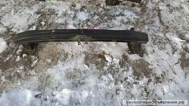 Усилитель переднего бампера для Фольксваген Джетта. Volkswagen Jetta.