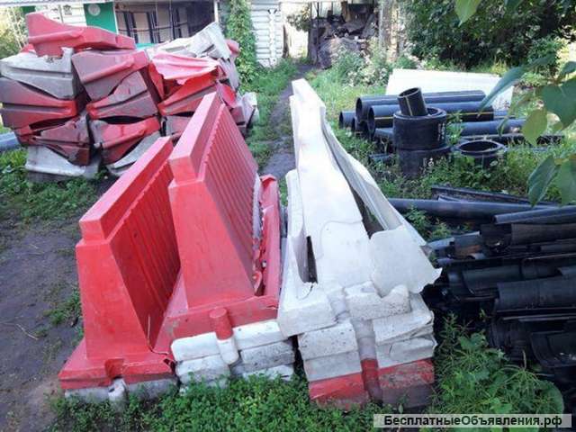 Покупаем дорожные блоки и ограждения