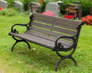 Стол с лавкой деревянные и пластиковые