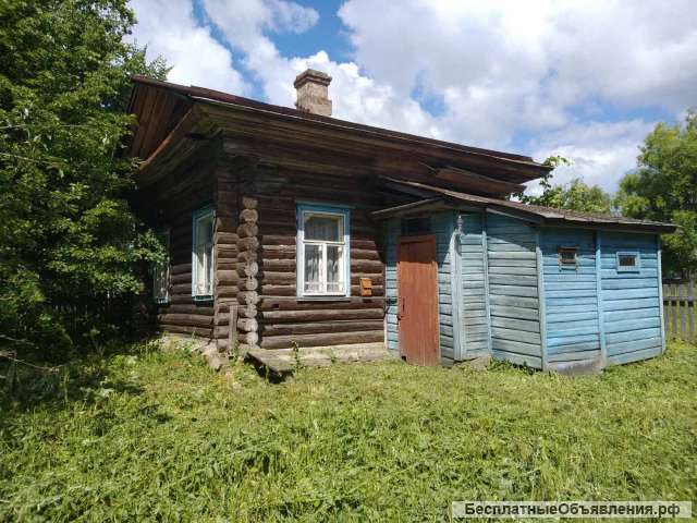 Дом с земельным участком