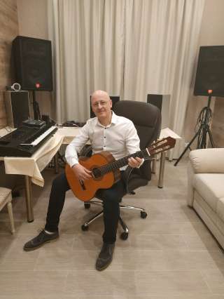 Обучение игре на гитаре, синтезатор, аккордеон