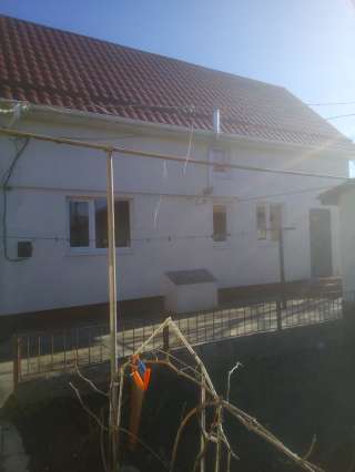 Два дома на одном участке