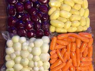 Очищенные овощи в вакуумной упаковке