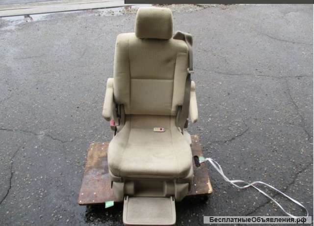 Автокресло сидение для пассажира колясочника для автомобиля Toyota Raum модельный ряд NCZ20