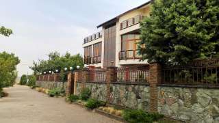 Элитный дом 450кв.м. 4этажа 1линия Бухта Казачья ул. Рубежная