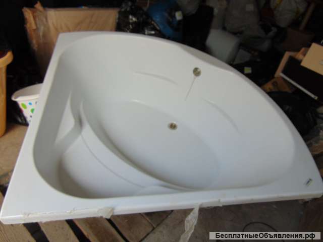 Угловую ванную+ металл. каркас+ внешняя панель (экран)